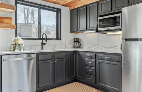 Innsbrook House | Trautwein Lake Cove with Hot Tub