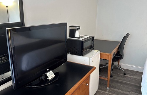 Emporia Hotel | Travel Inn & Suites