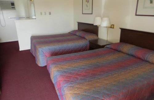 Salina Hotel | Traveler's Lodge