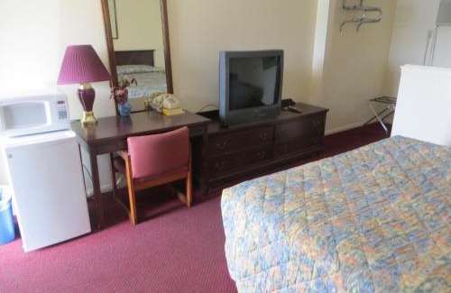Salina Hotel | Traveler's Lodge