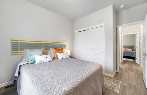 Twin Falls House | Travelers Hideout #2