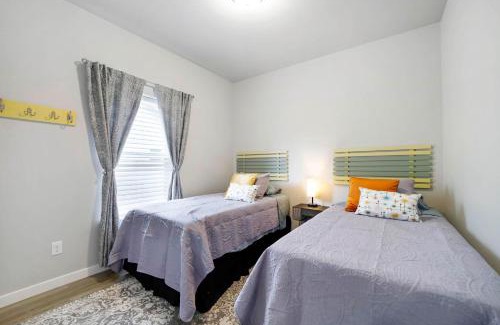 Twin Falls House | Travelers Hideout #2