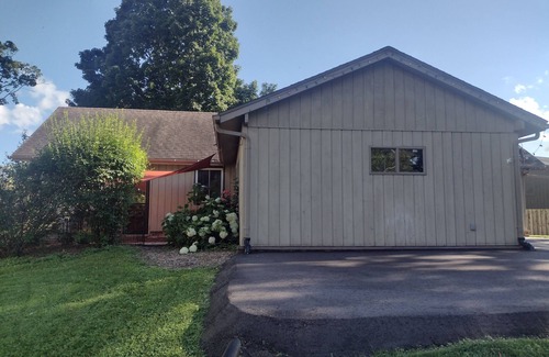 Baraboo Apartment | TRAVELERS! In the heart of Baraboo, close to SSM Hospital!