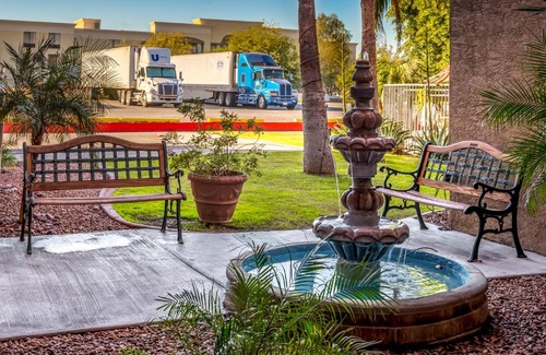Estrella Hotel | Travelers Inn - Phoenix