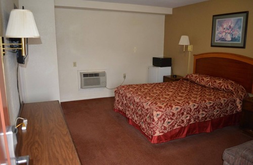 New Martinsville Hotel | Travelers Inn