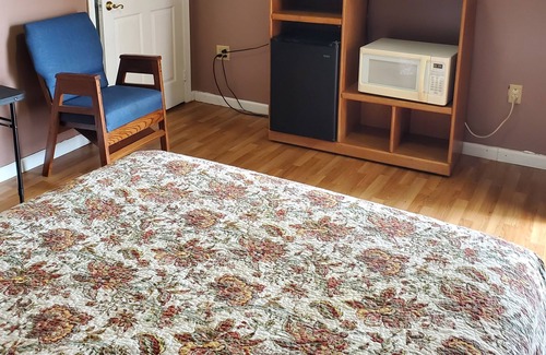 Chesapeake Hotel | Travelers Motel