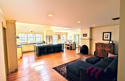 Easton House | Travelers Rest! Dock, Pool Eastern Shore Private Retreat St. Michaels / Easton