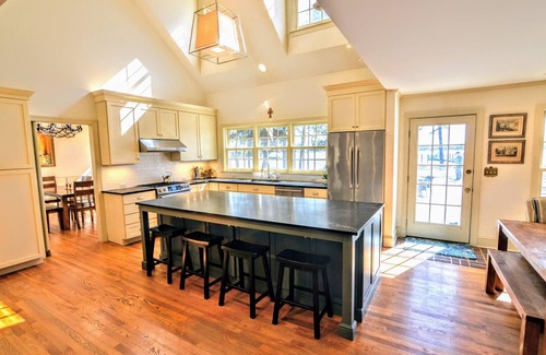 Easton House | Travelers Rest! Dock, Pool Eastern Shore Private Retreat St. Michaels / Easton