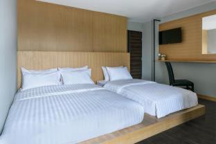 Thanon Phetchaburi Hostel | Travelier Hostel