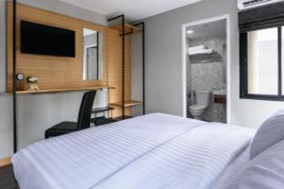 Thanon Phetchaburi Hostel | Travelier Hostel