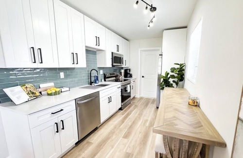 Edgewood House | Traveling with a group? AquaMaria is your pick!