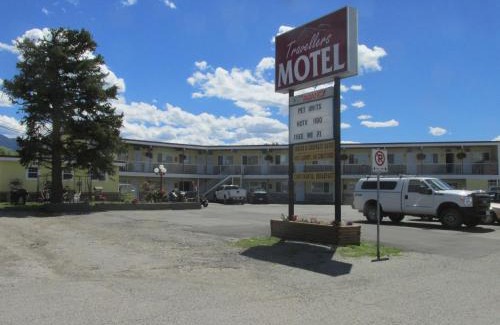 East Kootenay Hotel | Travellers Motel