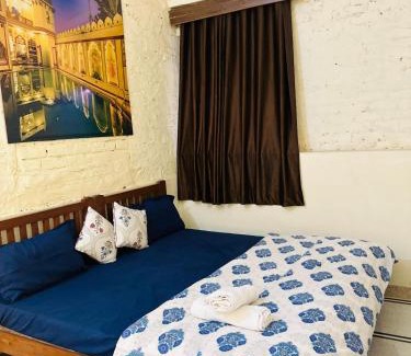 Amer Fort Road Hostel | Travellers Village