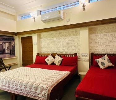 Amer Fort Road Hostel | Travellers Village