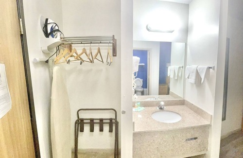Junction City Hotel | Travelodge by Wyndham Junction City