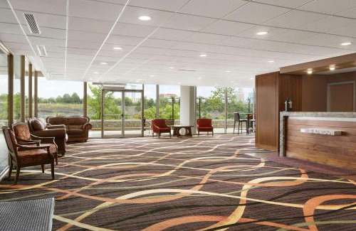 Niagara Falls Hotel | Travelodge by Wyndham Niagara Falls Fallsview