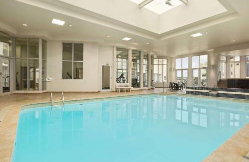 Niagara Falls Hotel | Travelodge by Wyndham Niagara Falls Fallsview