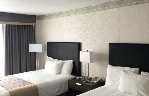 Niagara Falls Hotel | Travelodge by Wyndham Niagara Falls Fallsview