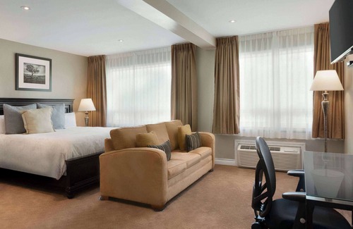 Simcoe Hotel | Travelodge by Wyndham Simcoe