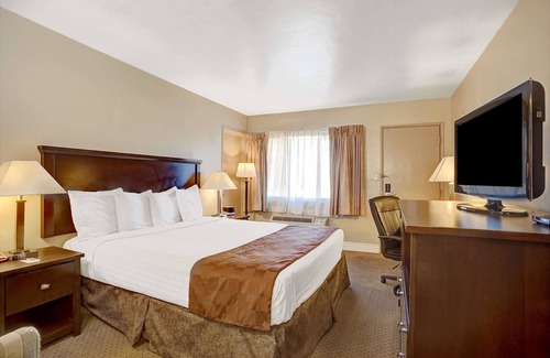 Port Gardner Hotel | Travelodge by Wyndham Everett City Center