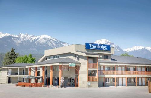 Golden Hotel | Travelodge by Wyndham Golden Sportsman Lodge