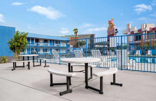 Las Vegas Hotel | Travelodge by Wyndham Las Vegas