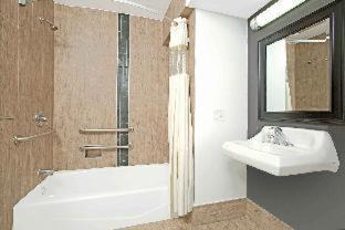 El Segundo Hotel | Travelodge by Wyndham LAX