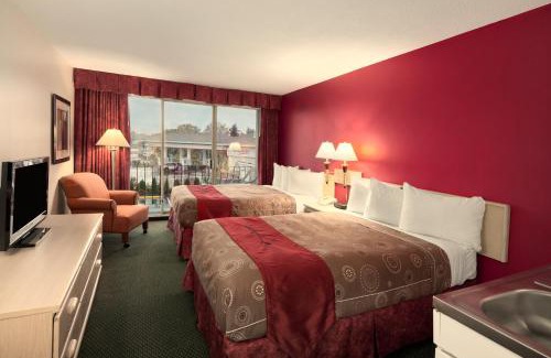 Regional District of Nanaimo Hotel | Travelodge by Wyndham Nanaimo