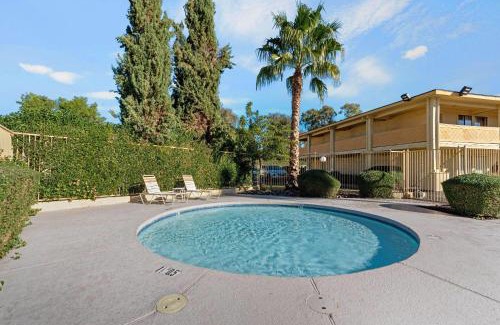 North Mountain Hotel | Travelodge by Wyndham Phoenix North