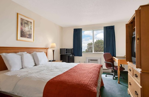 Fife Hotel | Travelodge by Wyndham Port of Tacoma WA