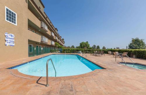 Sylmar Hotel | Travelodge by Wyndham Sylmar CA