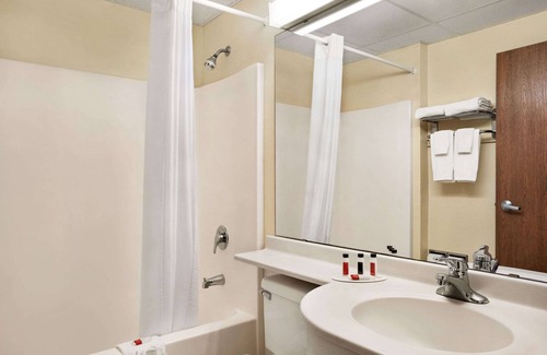 Fort Scott Hotel | Travelodge by Wyndham Fort Scott