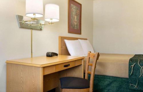 Yampa Hotel | Travelodge by Wyndham Yampa