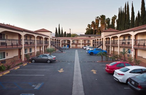Walnut Valley Hotel | Travelodge Inn & Suites by Wyndham West Covina