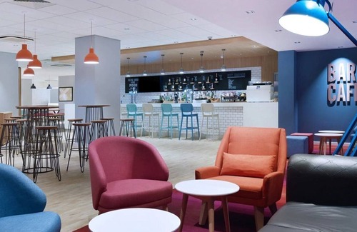 Longcroft Hotel | Travelodge Plus Edinburgh Park