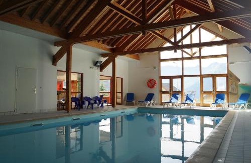 Saint-Jean-d'Arves Apartment | travelski home classic - Les Chalets de la Fontaine du Roi
