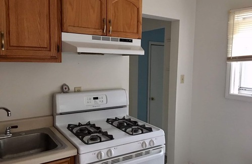 Mayfield House | Traverse City 15 min to downtown, On-site Rentals, Pet Friendly, AC
