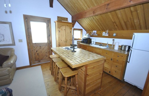 Kewadin Cabin | Traverse City Lake Michigan priv Beachfront Home Rent