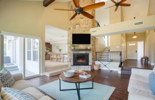 Cardinal Hills House | Travis by AvantStay Waterfront Lake Retreat