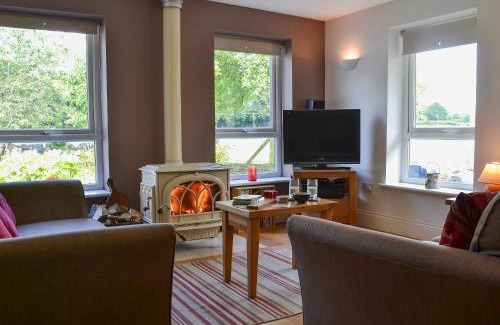Llanfairpwllgwyngyll House | Tre Anna Lodge