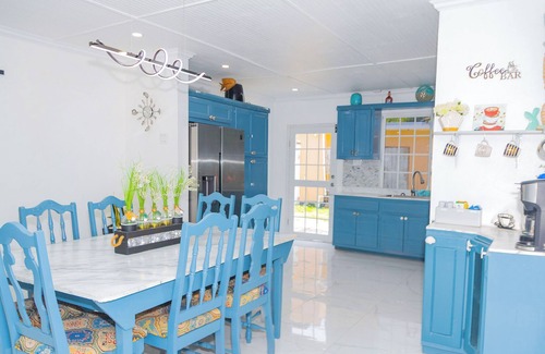 Treasure Beach House | Treasure Beach Inn and Bar room #3