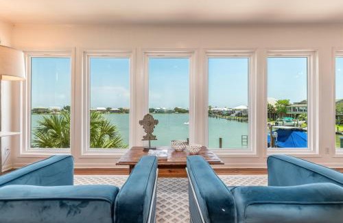 Royal Lagoons House | Treasure Cove