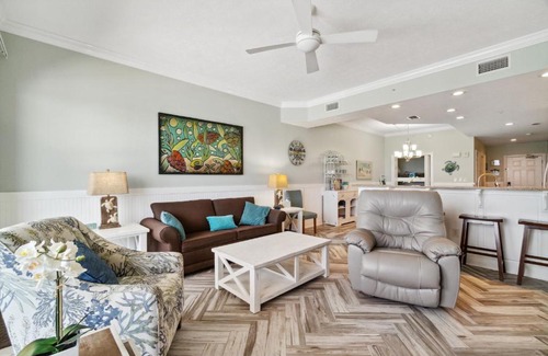 Lower Grand Lagoon Apartment | Treasure Island 0404