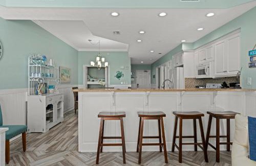 Lower Grand Lagoon Apartment | Treasure Island 0404