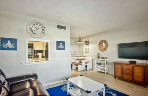 Treasure Island Condo | Treasure Island's Best! Steps to Sunset Beach