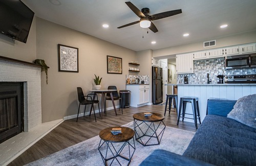 New Braunfels Condo | Treasure on the COMAL! Downtown with Pool/Hot Tub!