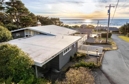 Neahkahnie Beach House | Treasure Rocks