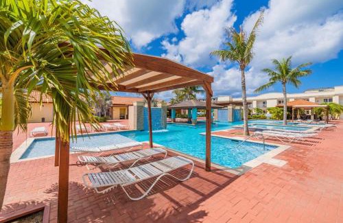 Oranjestad-West Apartment | Treasures at the Pearl Eagle Beach