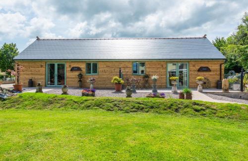 Cardiff House | Tredodridge Barn Retreat
