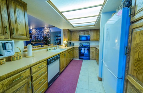 Brian Head Condo | Tree House Condo - ski out